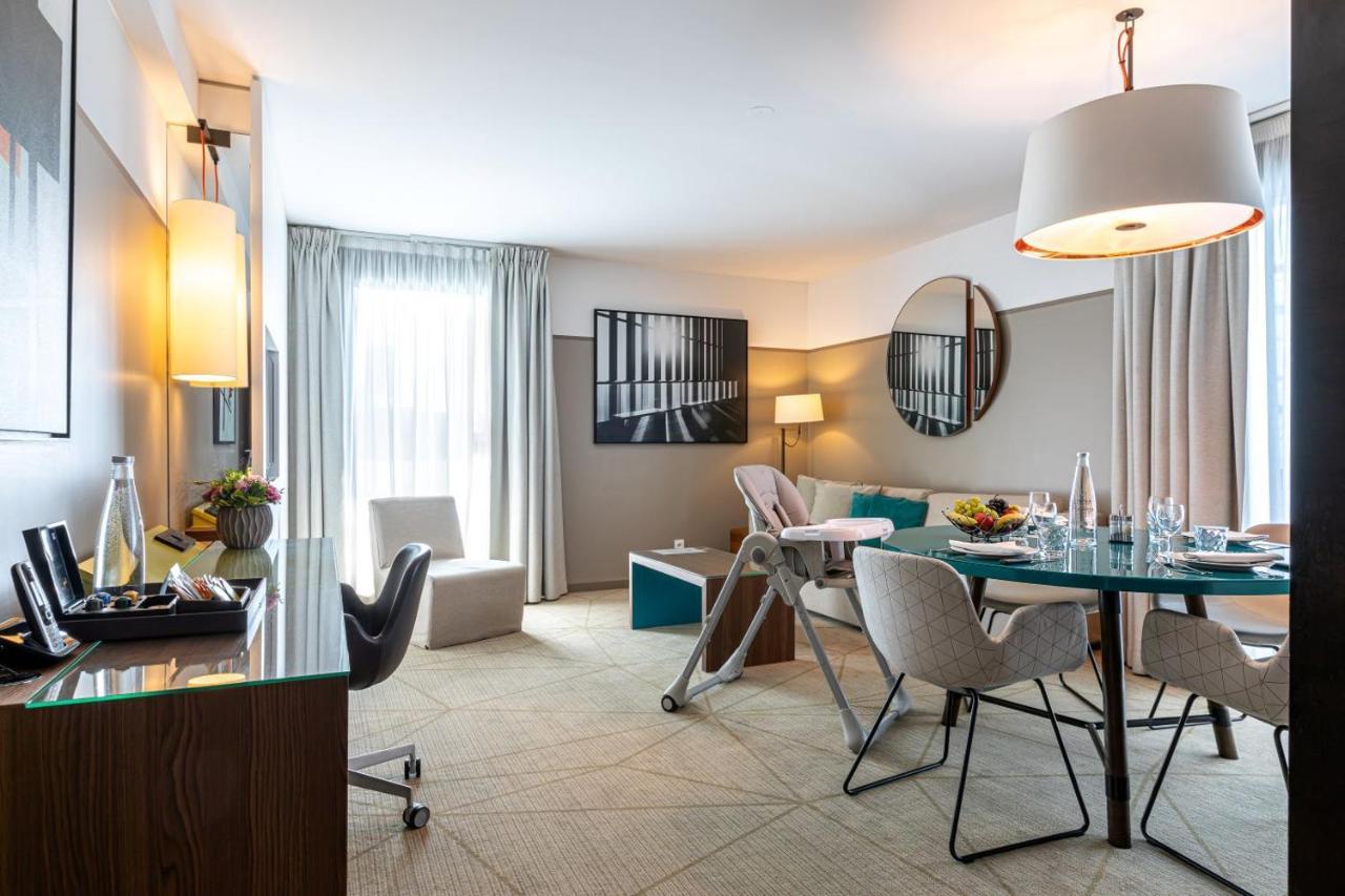 Fraser Suites Paris La Defense กูร์เบอวัวร์ ภายนอก รูปภาพ Suite