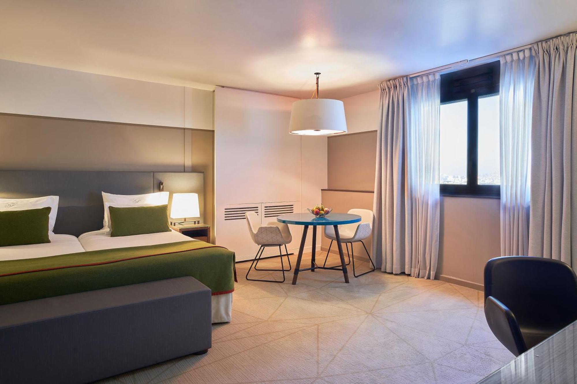 Fraser Suites Paris La Defense กูร์เบอวัวร์ ภายนอก รูปภาพ A room at the hotel