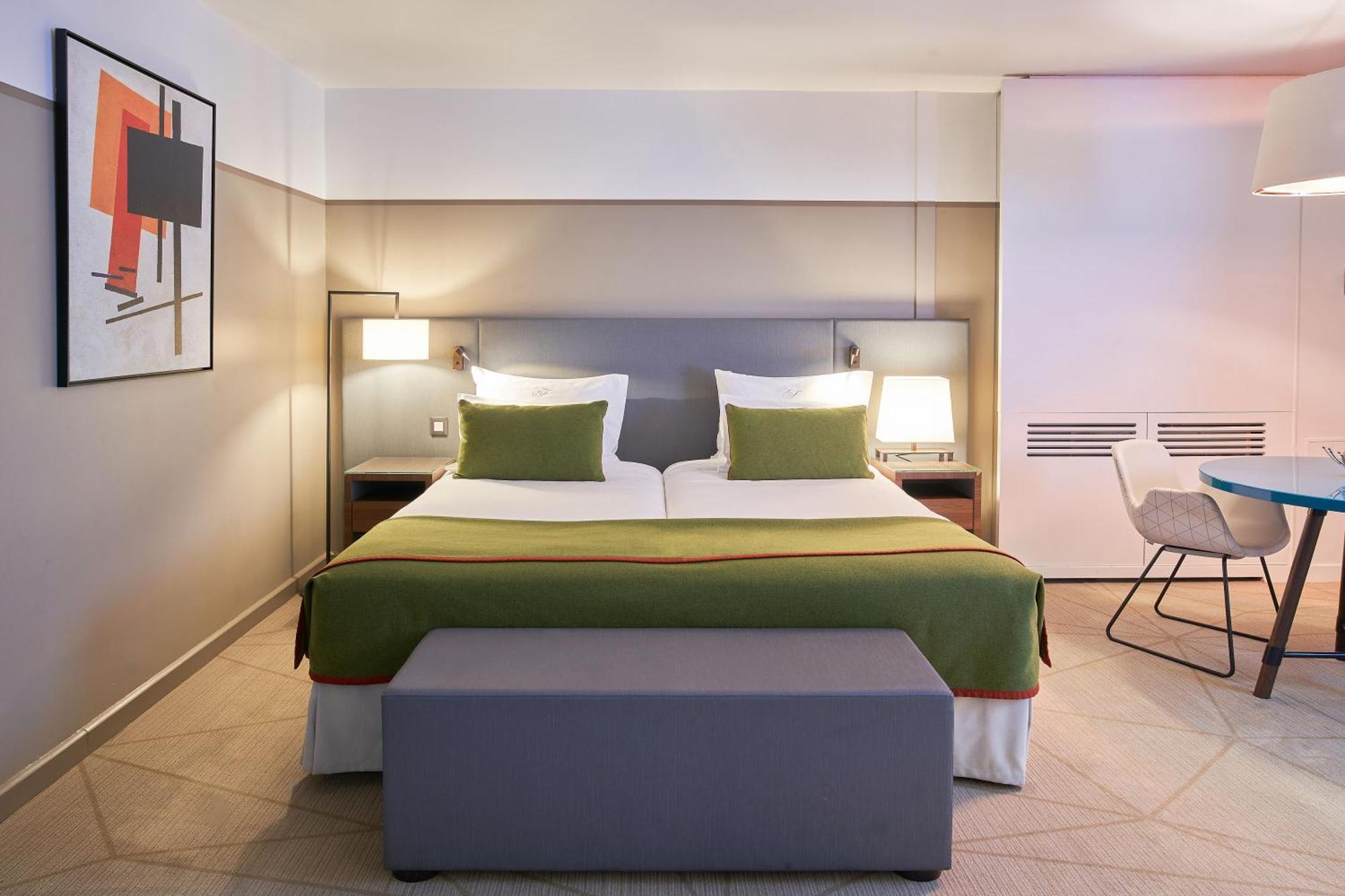 Fraser Suites Paris La Defense กูร์เบอวัวร์ ภายนอก รูปภาพ A room at the hotel