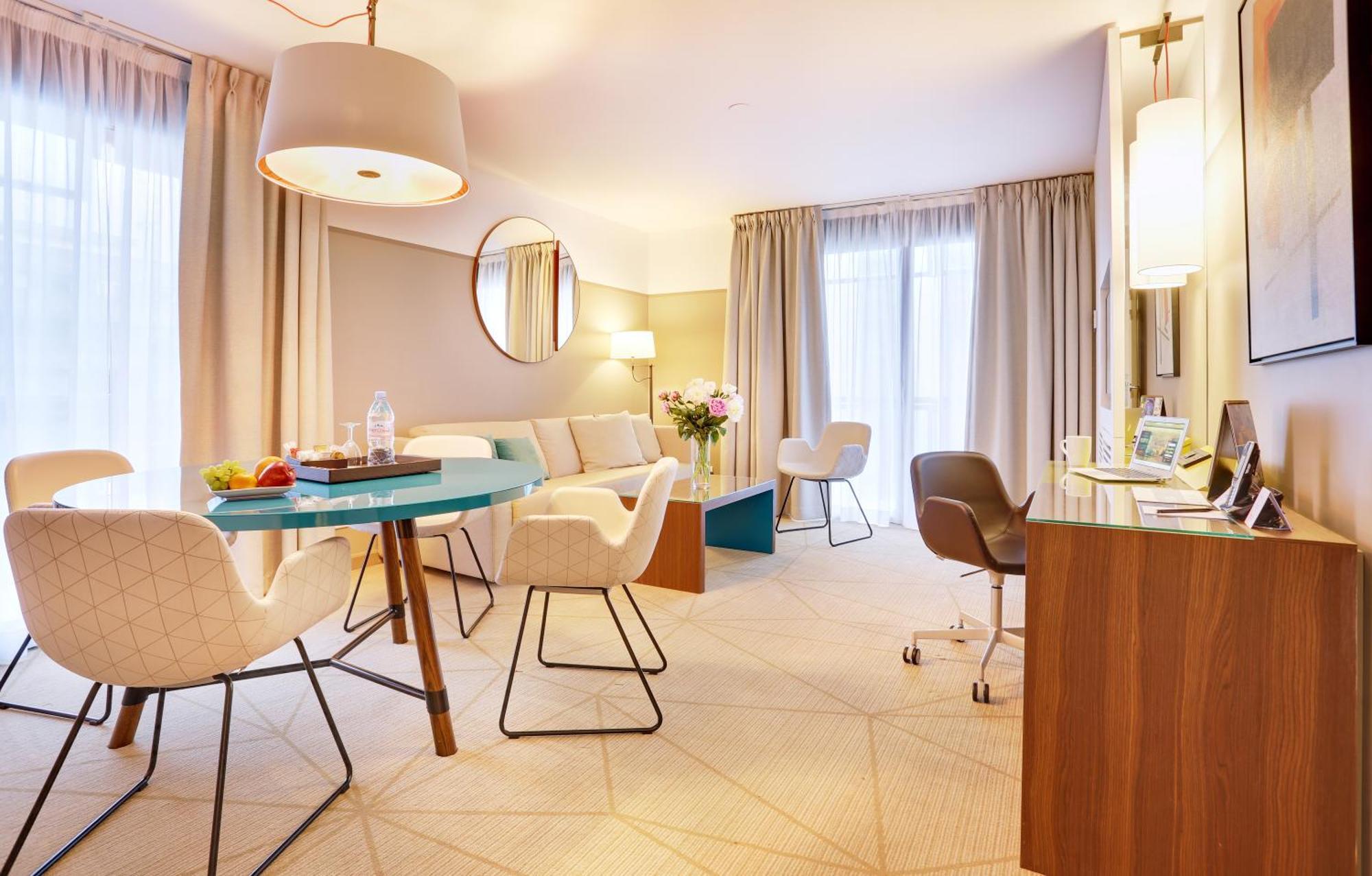 Fraser Suites Paris La Defense กูร์เบอวัวร์ ภายนอก รูปภาพ