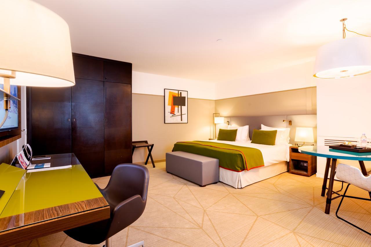 Fraser Suites Paris La Defense กูร์เบอวัวร์ ภายนอก รูปภาพ A room at the hotel